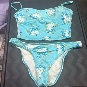 Daffy size large tankini bikini in light blue with floral pattern